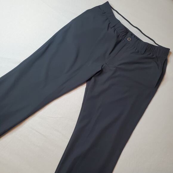Under Armour Size 36X30 Drive Golf Pants Straight Leg Black 1377300 - Picture 1 of 9